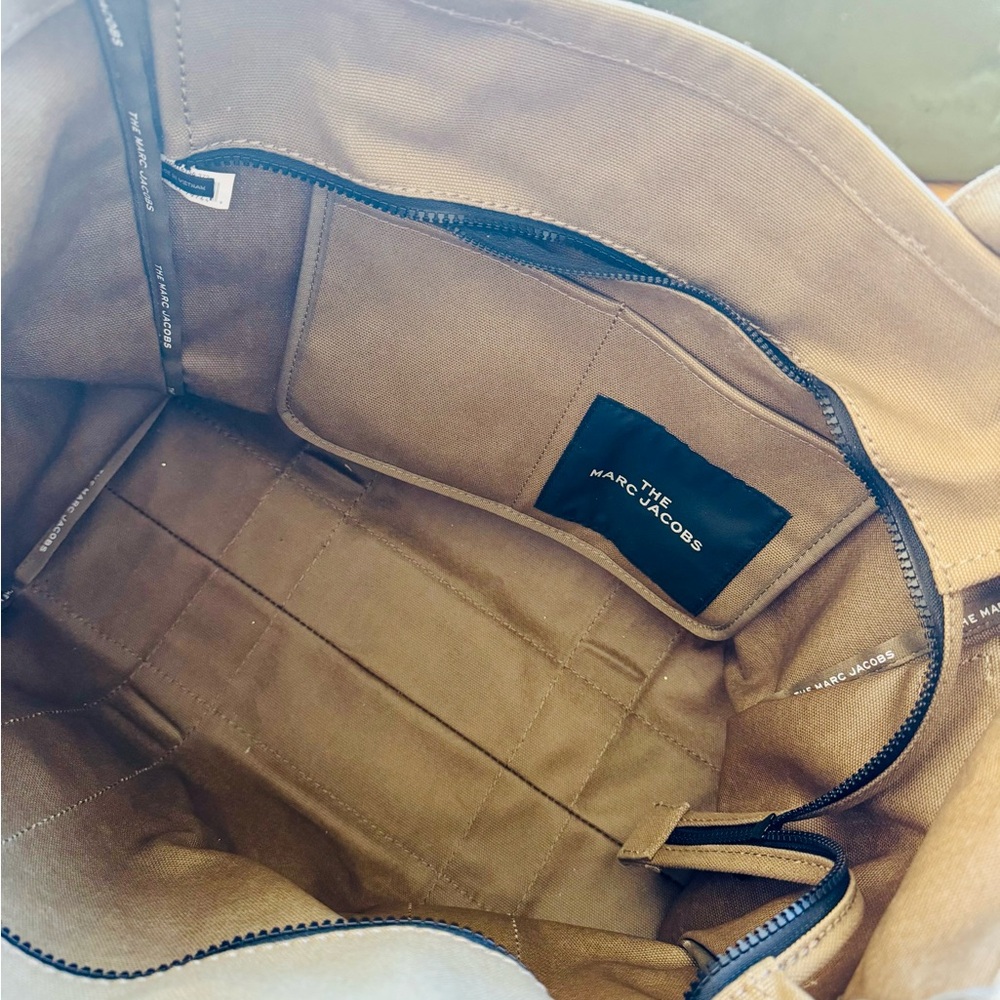 Marc Jacobs Canvas Tote with Logo - Picture 5 of 5